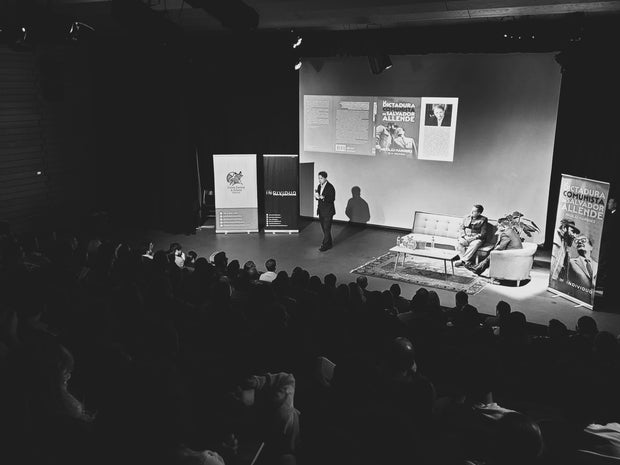 <h2>Distribuye con nosotros</h2>