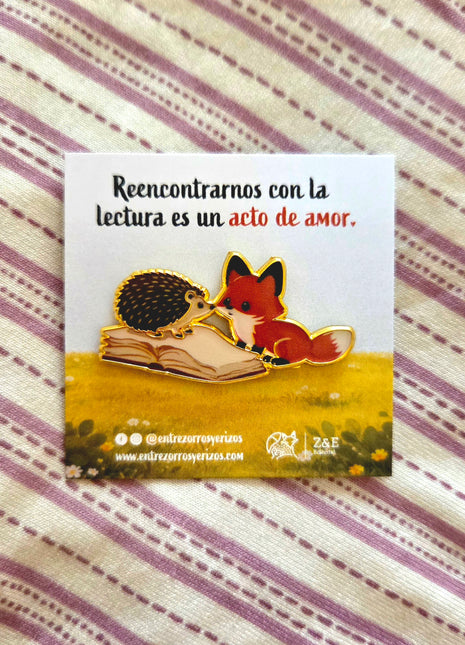 Pin Zorro y Erizo – La lectura es un acto de amor
